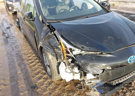 2018 Toyota Prius Four из США, поврежденный, VIN JTDKARFU1J3061359